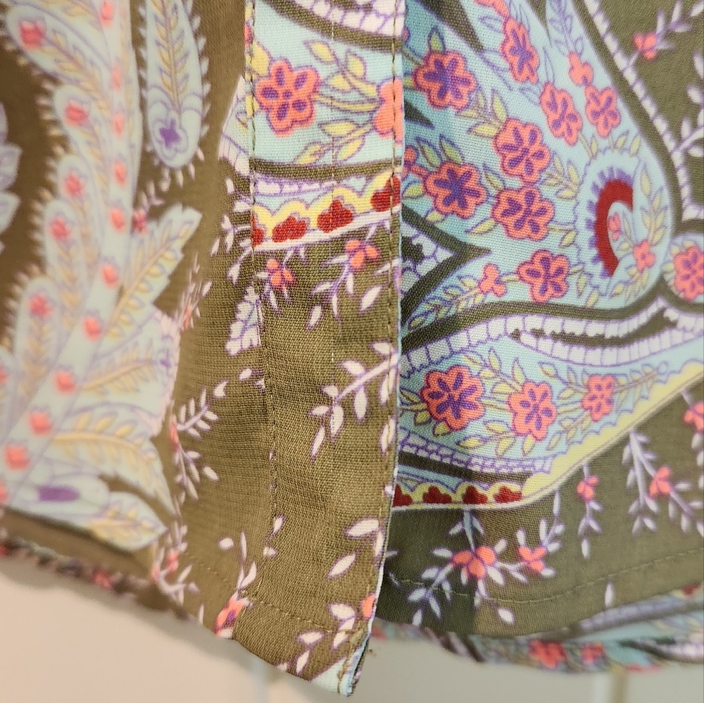 American Eagle tank /small /multi color - Picture 3 of 5